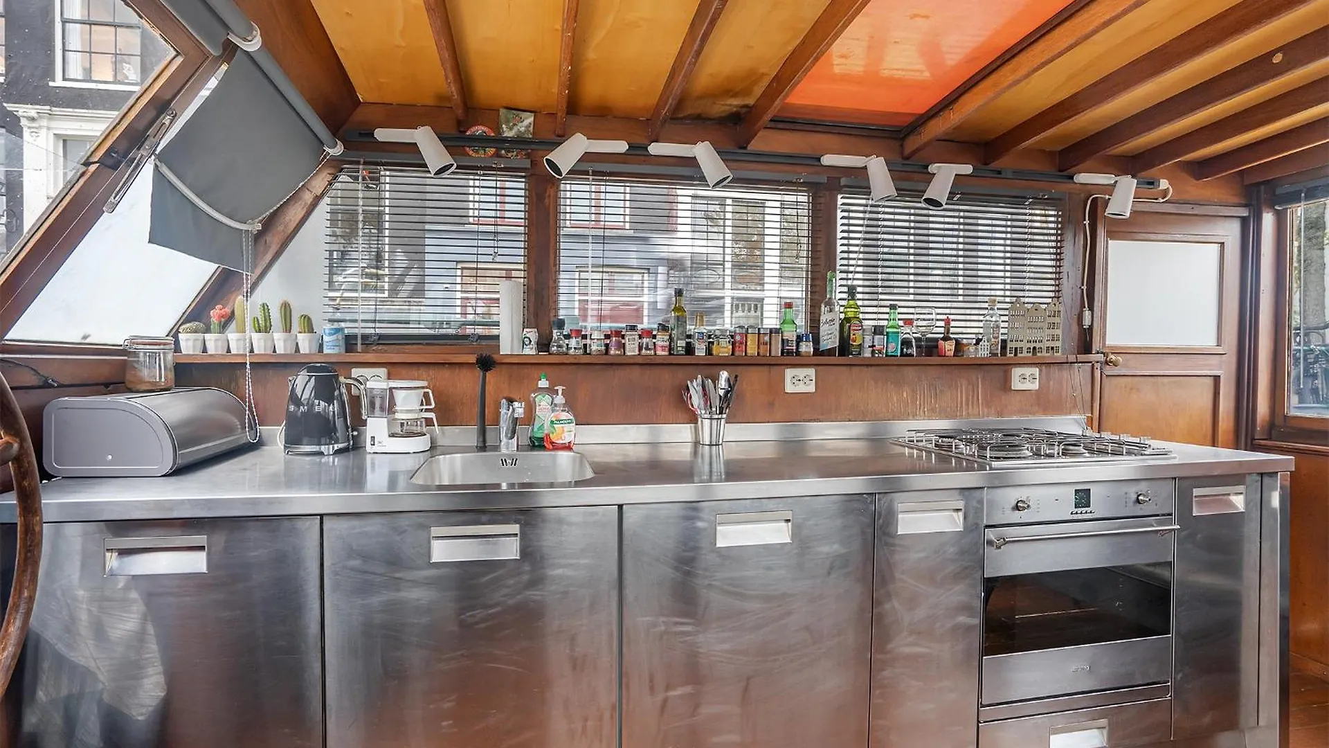Amstel Houseboat Studio Right Across The Opera Amsterdam Netherlands