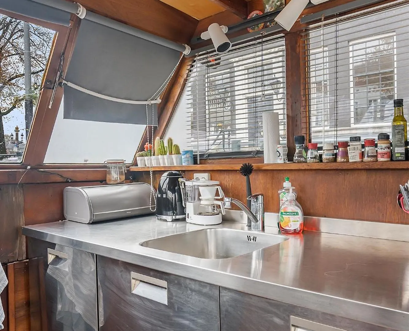 Apartment Amstel Houseboat Studio Right Across The Opera Amsterdam Netherlands